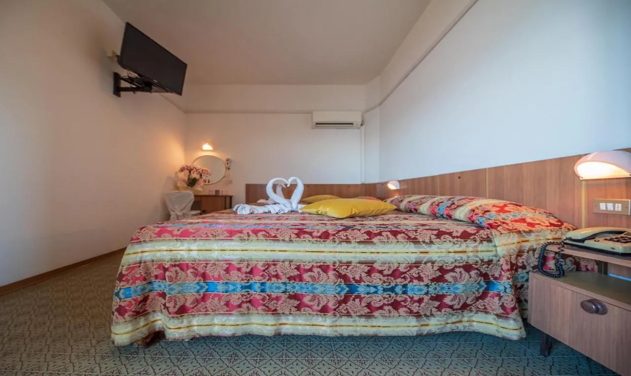 Hotel Majestic بيلاريا-إيجيا مارينا